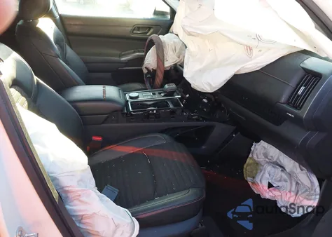 2024 Nissan Pathfinder Rock Creek 4Wd z USA, uszkodzony, nr VIN 5N1DR3BD7RC270195